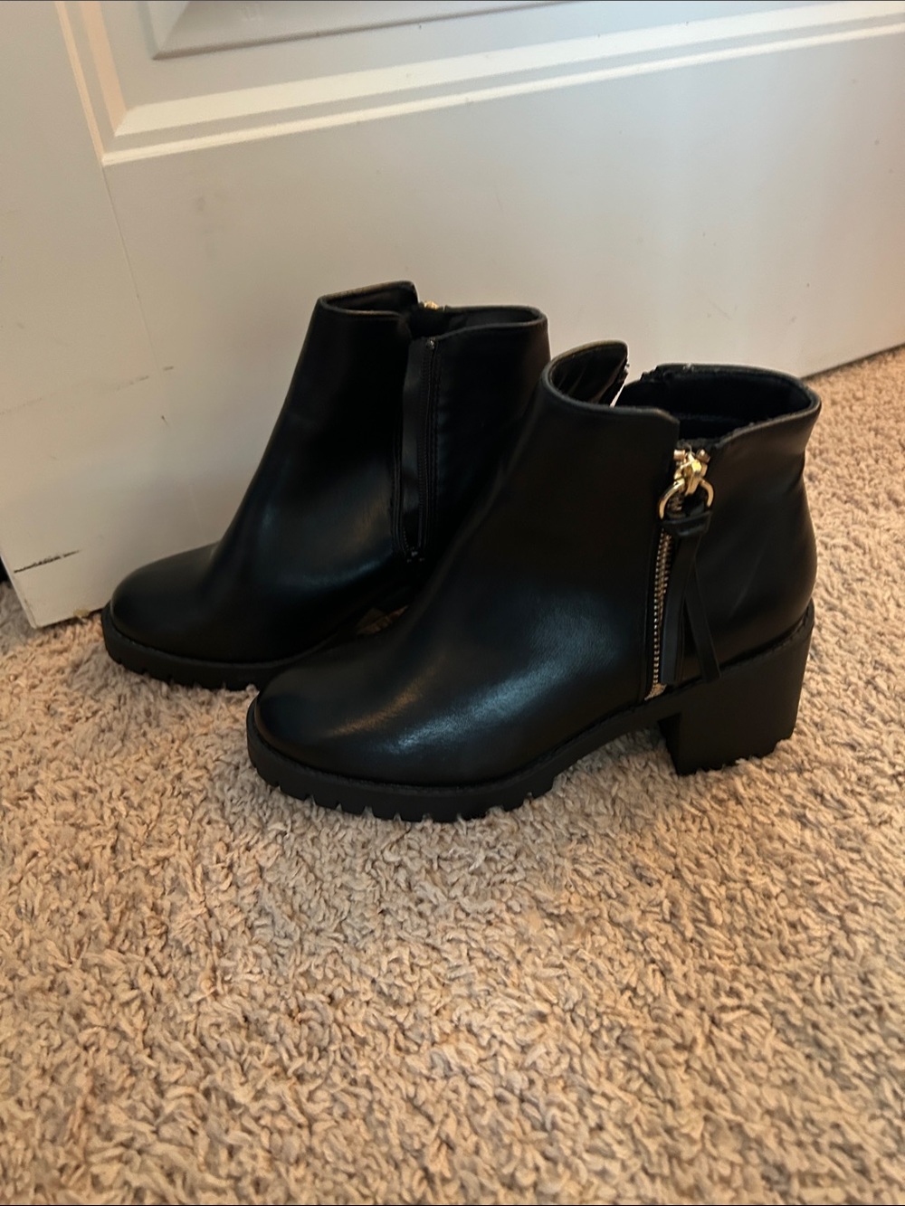 Chunky black heal boots with zipper
